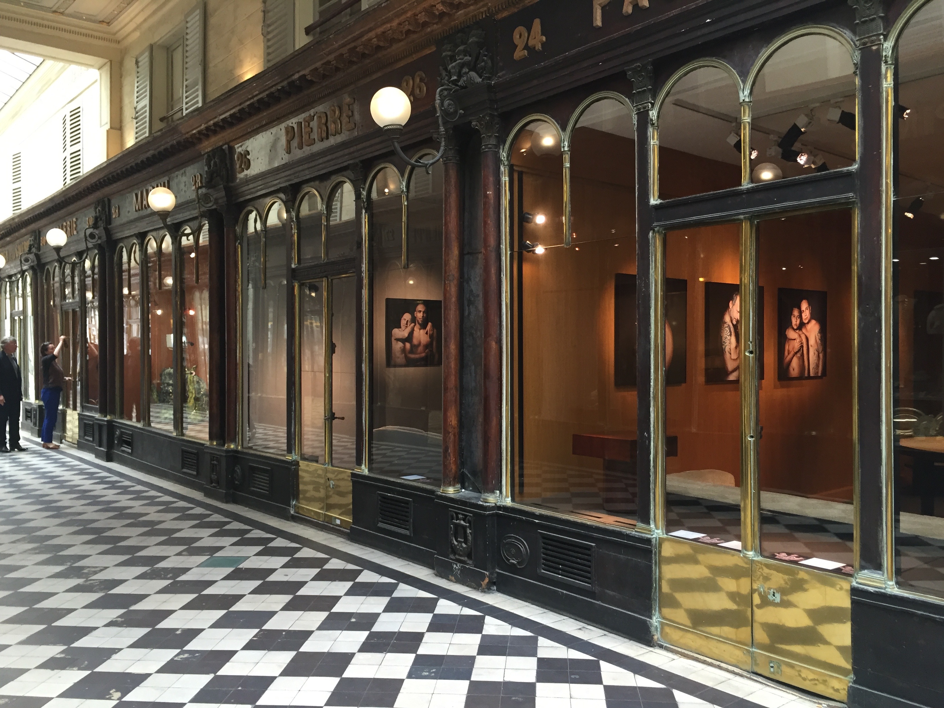 PERE ET FILS, exhibition at galerie du Passage, paris